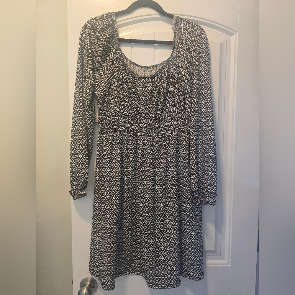 ✨️NWT Juniors XL Black and White pattern Cinch Waist Skater Dress